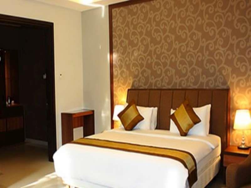 בנדונג The Summit Siliwangi Hotel מראה חיצוני תמונה